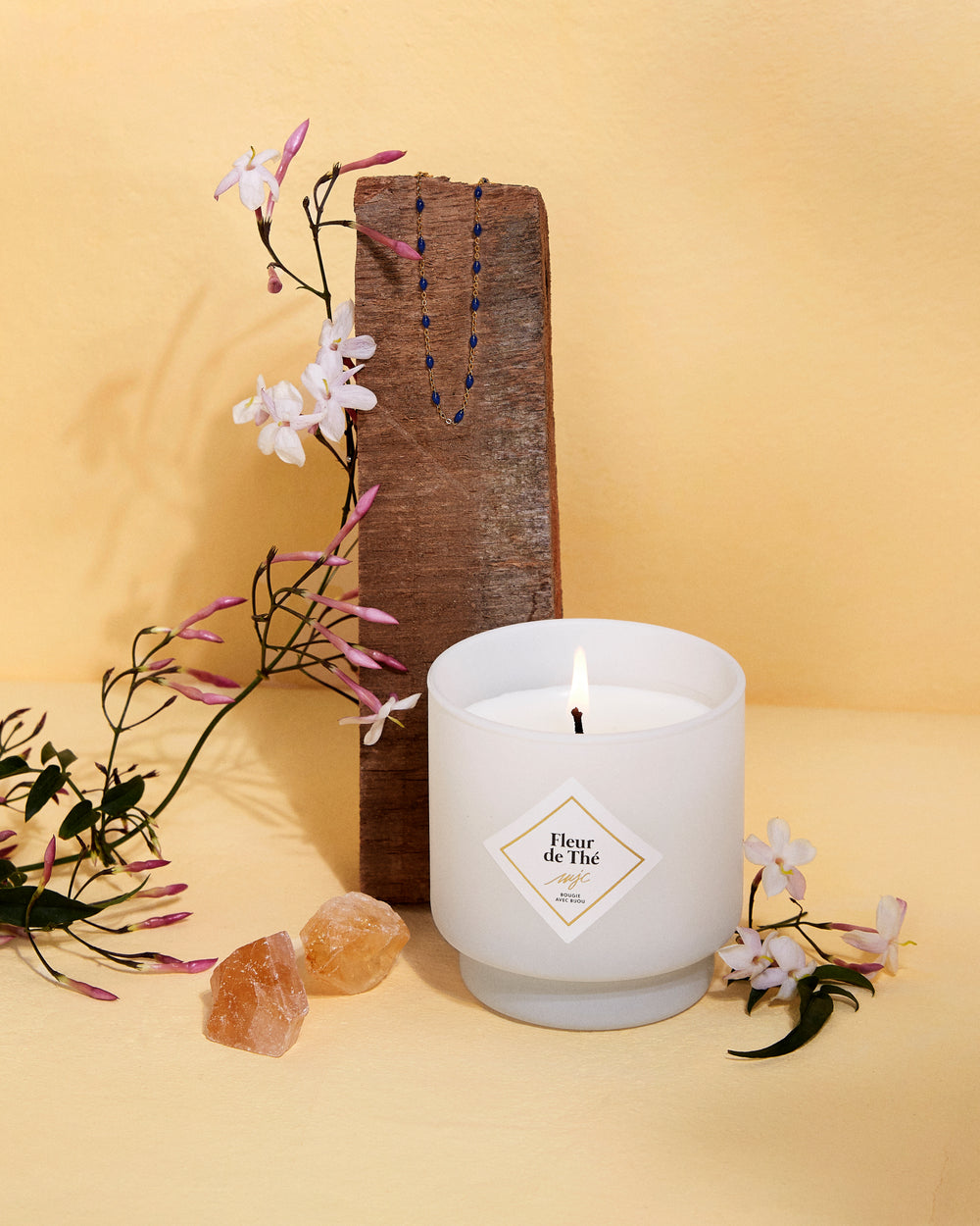Duftkerze mit Schmuck Blütentee - Fleur de Thé von My Jolie Candle